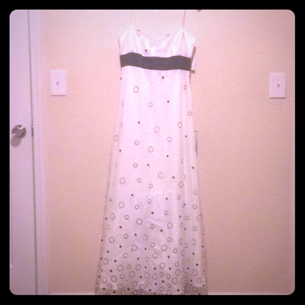 Onyx Nites White Black Prom Dress 9/10